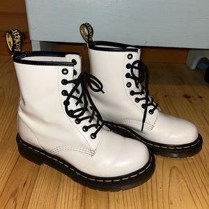 Dr. Martens 1460 Women’s Smooth Leather Lace-Up Boots (Size 6)